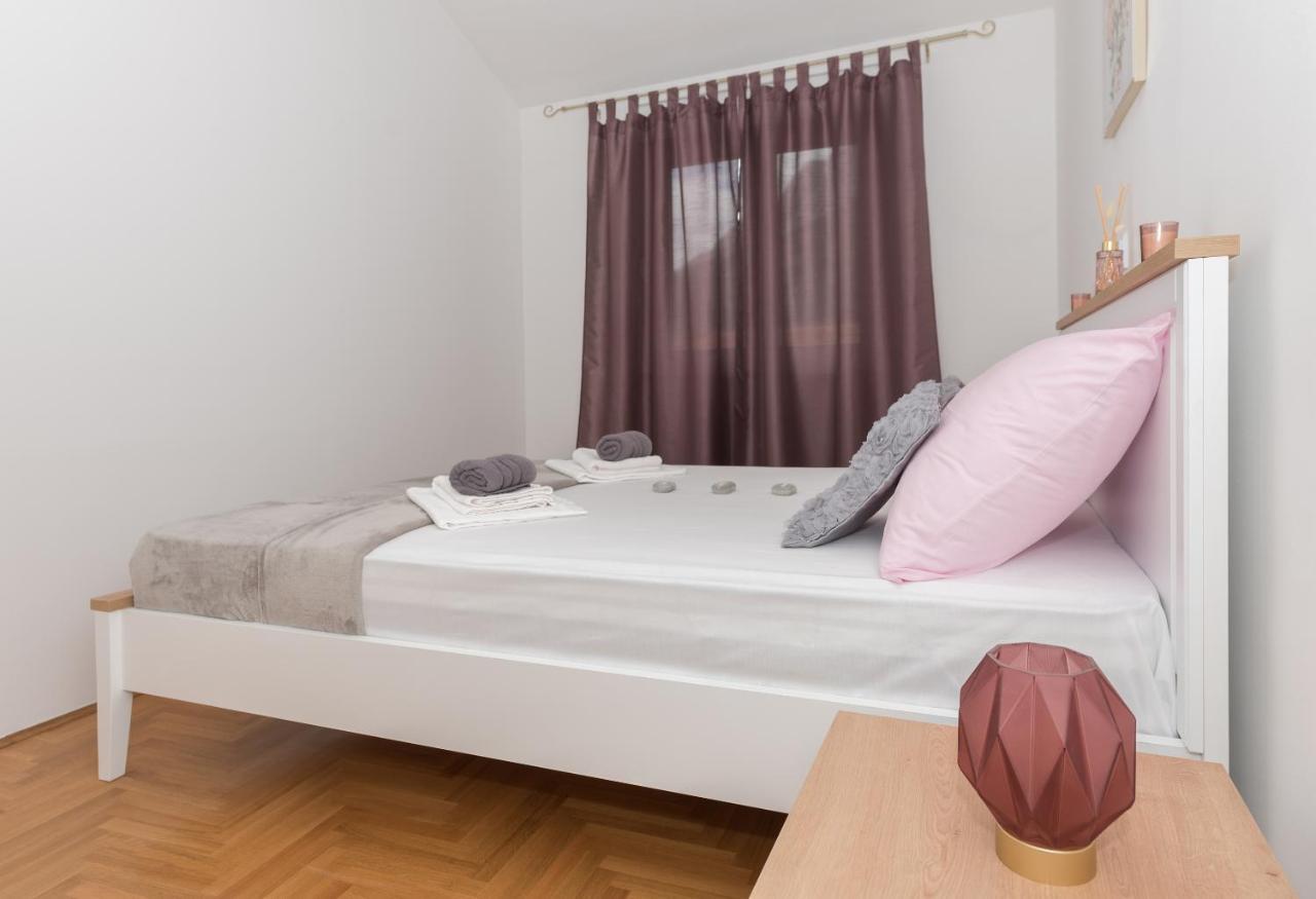 Deluxe 3 Bedroom Apartment With Sea View Baška Voda Exterior foto